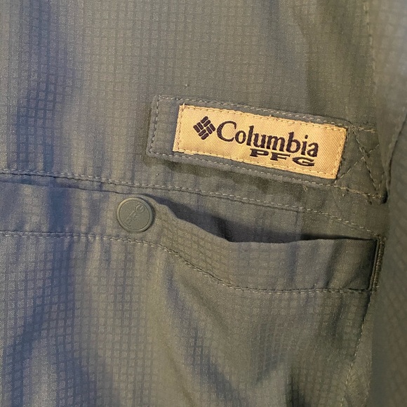 Columbia PFG Button-down - Picture 2 of 3